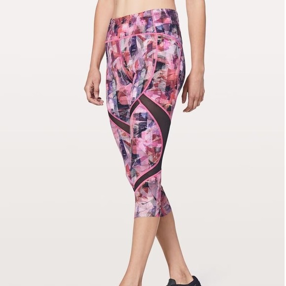 Lululemon On Pace‎ Crop Leggings Size 4 Sun Dazed Multi Pink Print Mesh Athletic - Picture 9 of 9